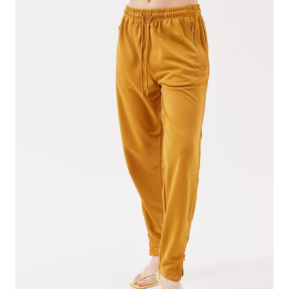 NWT Standard Cloth Universal Track Pant